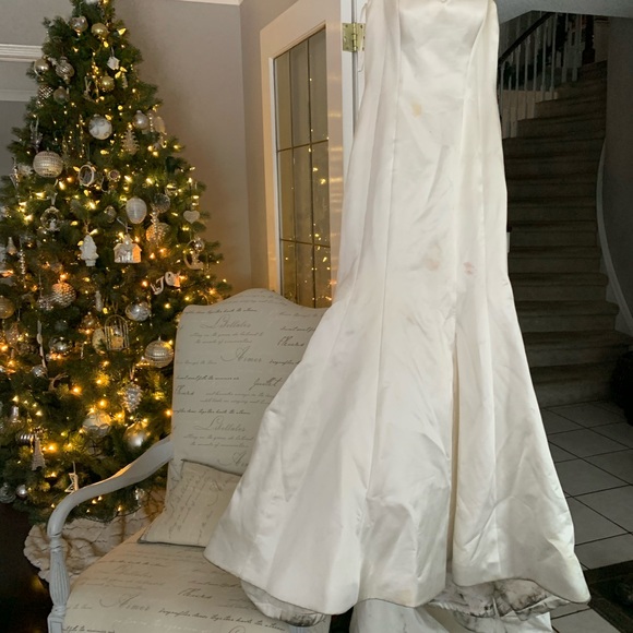 Signature by Justin Alexander Wedding Dress - Picture 7 of 7